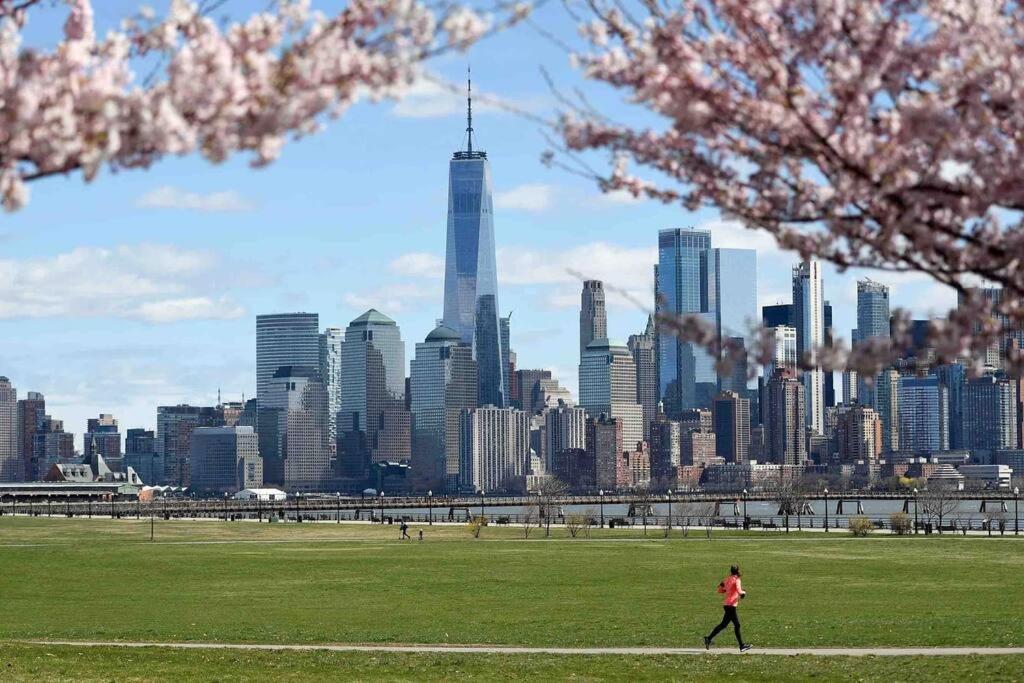 Sweet Home - 20 Minutes To Nyc Jersey City Exterior foto